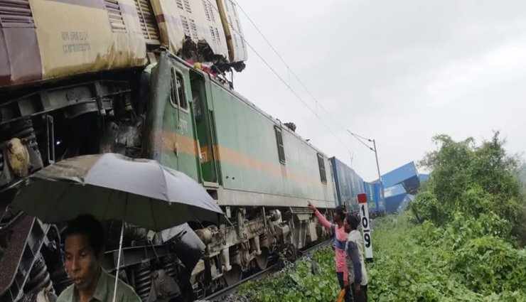 रेल दुर्घटना: 15 मरे, 60 घायल,  PM मोदी ने व्यक्त की संवेदना, मृतक के परिजनों को 10, घायलों को 2.5 लाख, मामूली चोट पर 50 हजार मुआवजे की घोषणा

