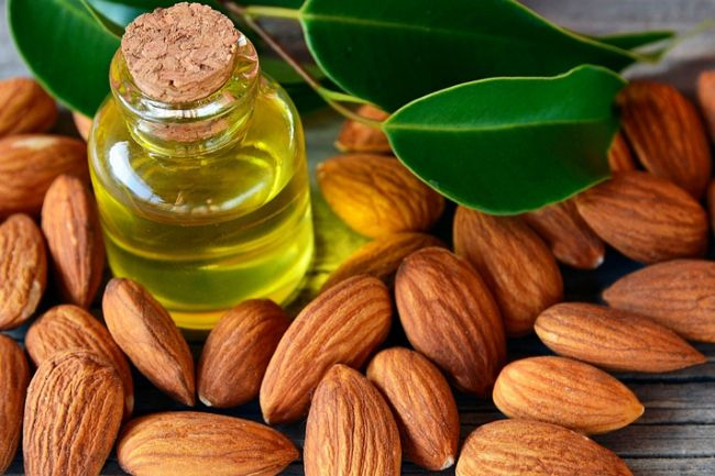 5-reasons-why-almond-oil-is-best-for-your-skin-lifeberrys