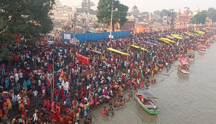 chaudhah kosi parikrama started,barefoot devotees on the path of faith,kartik fair started,sound of jai shri ram echoed