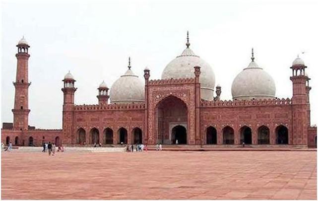 biggest mosque in the world,mosque,bakrid 2018 ,इमाम अली मस्जिद, अल अजहर मस्जिद, इमाम मस्जिद इसफहान, अल फतह मस्जिद, अल मस्जिद अल नवाबी, बादशाही मस्जिद, बाड़ा इमामबाड़ा