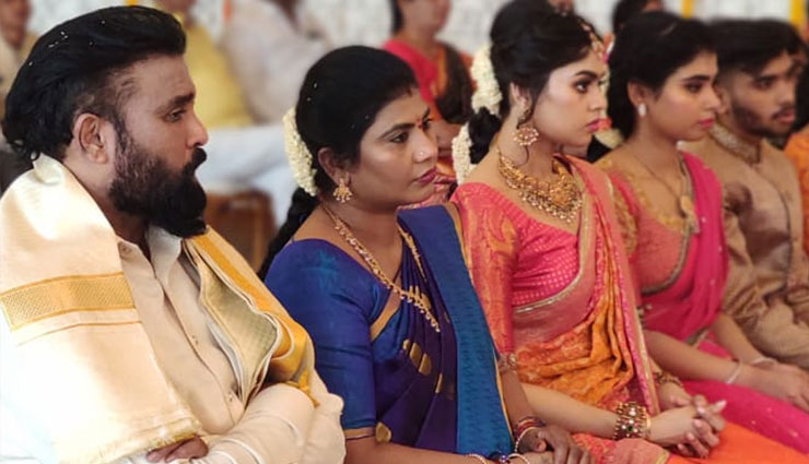 sriramulu daughter wedding expenditure,sriramulu daughter wedding,expensive marriage,marriage,weird news ,श्रीरामुलु बेटी शादी​ खर्च, श्रीरामुलु बेटी शादी​, श्रीरामुलु बेटी रक्षिता शादी​, बीजेपी नेता श्रीरामुलु बेटी शादी​, कर्नाटक स्‍वास्‍थ्‍य मंत्री बेटी शादी