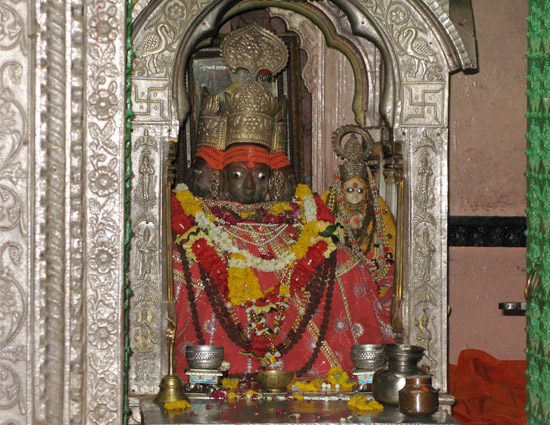 क्या आप जानतें है आखिर केवल पुष्कर में ही क्यूँ है ब्रह्मा जी का मंदिर, जाने इसके पीछे की कहानी