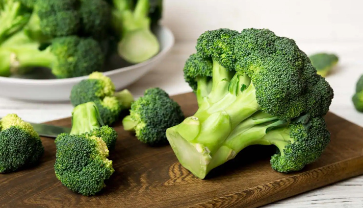 Recipe- Easy and Delicious Creamy Broccoli Salad - lifeberrys.com