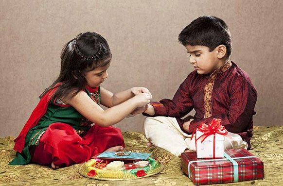 rakhi 2018,must gift for sister,rakhi ,राखी,राखी 2018,राखी गिफ्ट्स