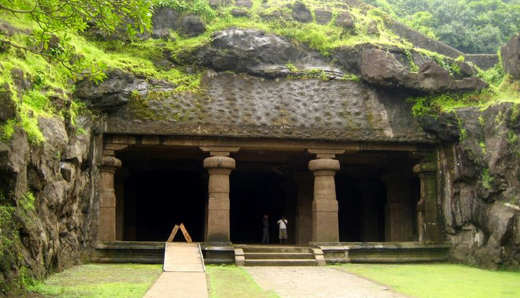 5 Most Famous Caves To Visit In India