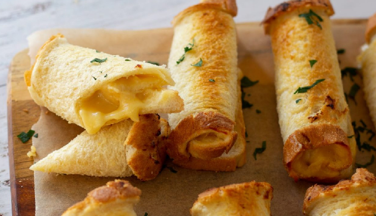 cheese roll,cheese roll tasty,cheese roll delicious,cheese roll snacks,cheese roll tea,cheese roll children,cheese roll ingredients,cheese roll recipe