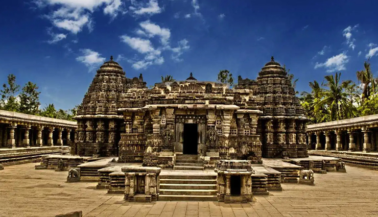 famous temples in mysore,temples of mysore,spiritual landmarks in mysore,mysore iconic temples,discovering the temples of mysore,must-visit temples in mysore,religious heritage of mysore temples,temple tourism in mysore,exploring the sacred sites of mysore,mysore divine treasures