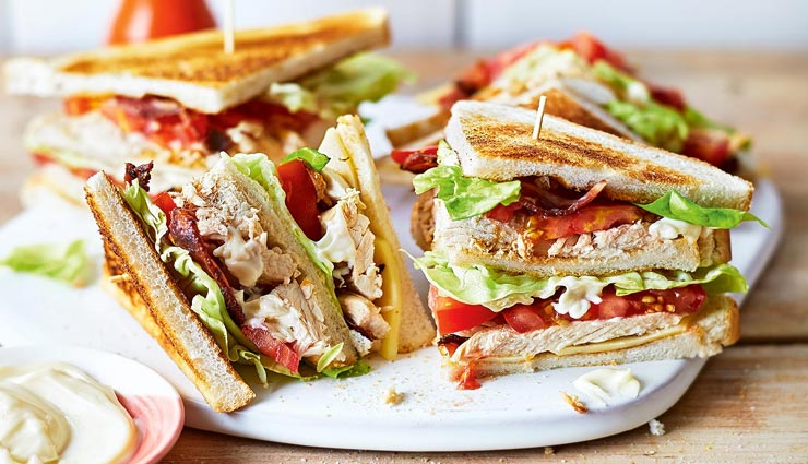 बच्चों की छुट्टी को स्पेशल बनाएगा Chicken Club Sandwich #Recipe