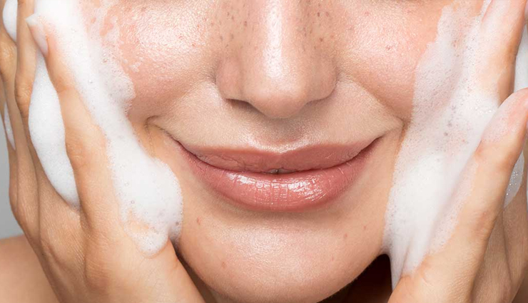 get-rid-of-dry-skin-around-the-lips-with-these-quick-remedies