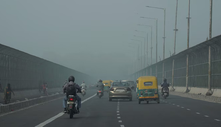 मामूली सुधार के बाद फिर से 'गंभीर' श्रेणी में पहुंच गई दिल्ली में वायु गुणवत्ता 