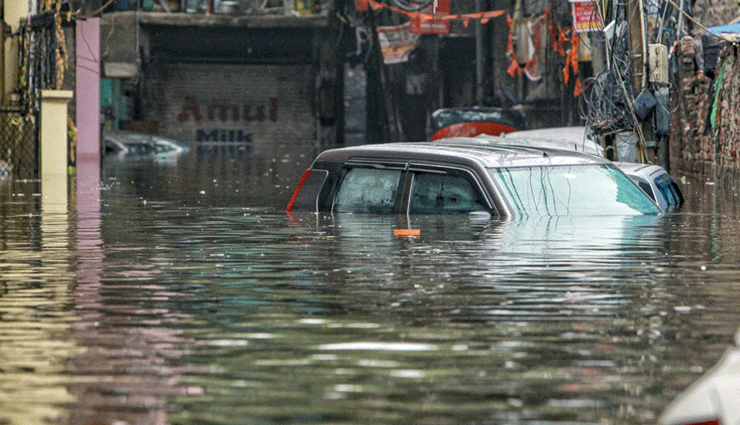 दिल्ली में बारिश: 6 की मौत, बिजली कटौती, जलापूर्ति बाधित होने से अराजकता बढ़ी