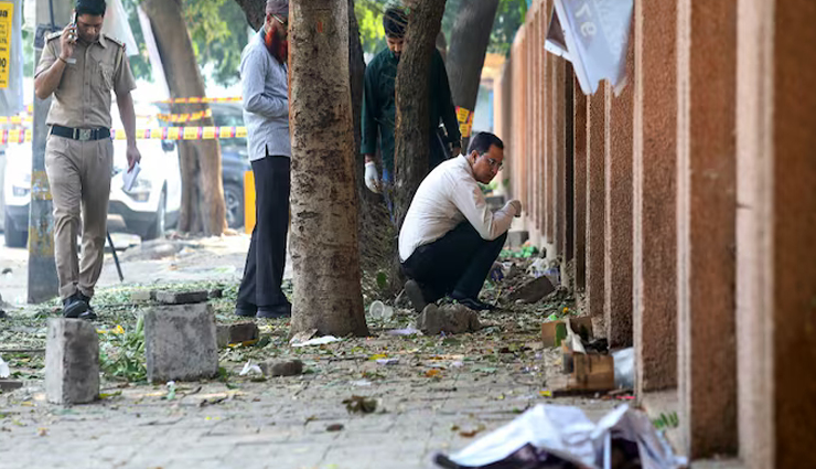 दिल्ली के स्कूल के बाहर हुए विस्फोट पर आतिशी: कानून-व्यवस्था बनाए रखना केंद्र का काम