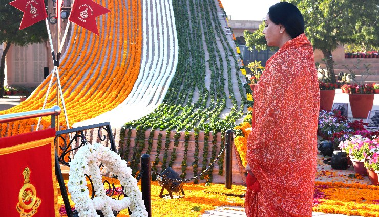 deputy chief minister diya kumari,amar jawan jyoti,tribute,rajasthan,udaipur,photos,january 2025,rajasthan news,memorial ceremony,indian politics