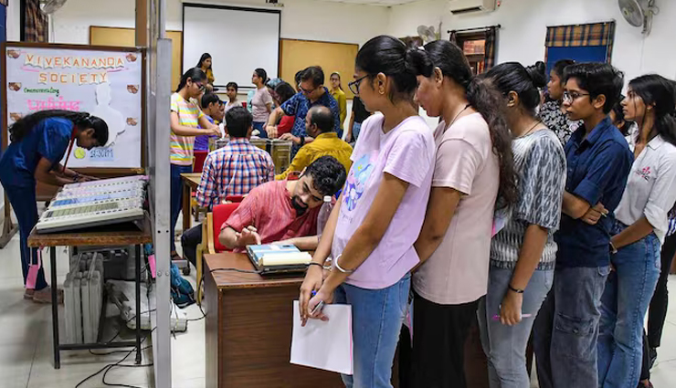 दिल्ली विश्वविद्यालय चुनाव में कांग्रेस समर्थित NSUI की बड़ी वापसी, अध्यक्ष व संयुक्त सचिव पद पर दर्ज की जीत