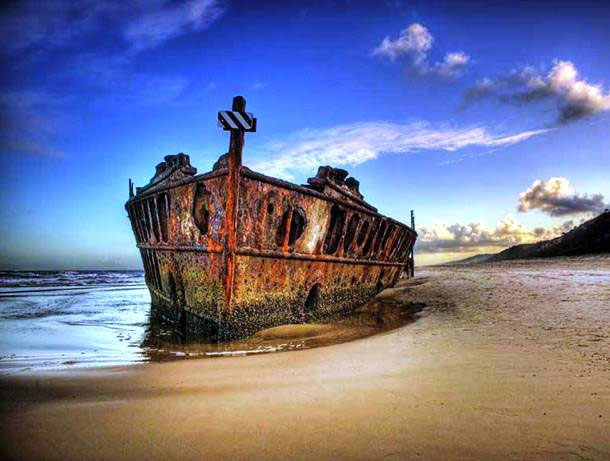 PICS- 5 Eeriest Shipwrecks That Exist Around The World - lifeberrys.com