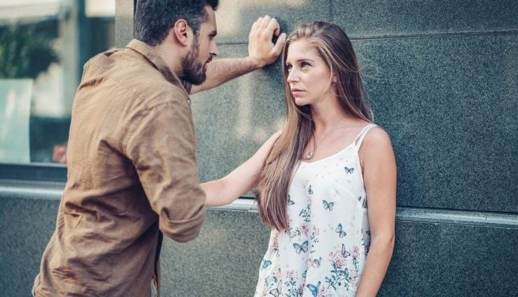 5 Major Signs of Emotional Abuse You Should Not Ignore While Dating ...