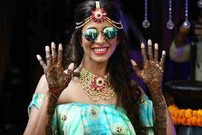 fashion tips,fashion tips for mehendi function,wedding fashion tips ,मेहंदी,मेहंदी लगाते वक़्त ध्यान रखने वाली बाते