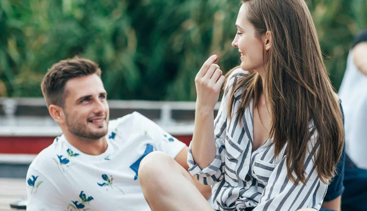 6 Most Obvious Signs She Is Flirting With You 