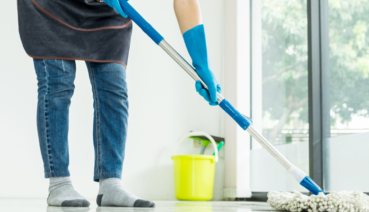 Can You Use Vinegar To Clean Floors? A Comprehensive Guide