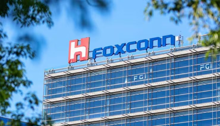 Foxconn ने जांच के बाद भारतीय नियोक्ताओं को iPhone नौकरी विज्ञापनों से वैवाहिक स्थिति हटाने का दिया निर्देश