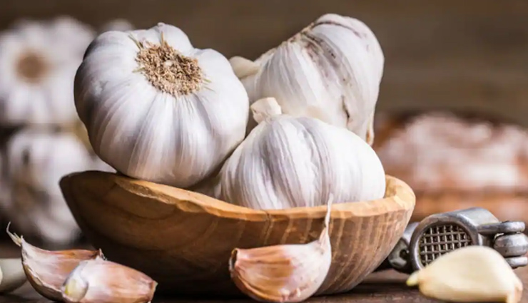 garlic for acne treatment,garlic benefits for glowing skin,say goodbye to acne,how garlic improves skin,natural acne remedies with garlic,garlic skincare for clear skin,acne-fighting ingredients,glowing skin with garlic,garlic for skin health,acne and skin care tips with garlic