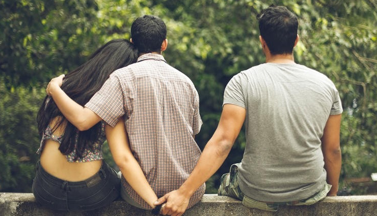 7 Obvious Signs Your Girlfriend Is Cheating On You