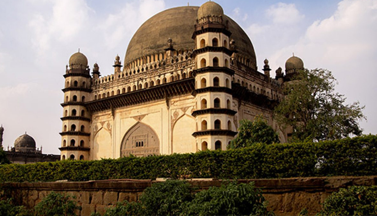 6 Most Famous Tourist Places To Visit In Bijapur - Lifeberrys.com