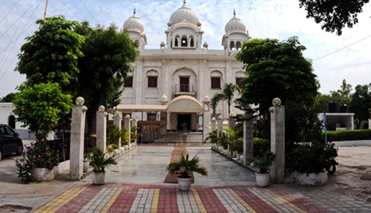 famous gurudwaras in delhi,historic gurudwaras of delhi,popular gurudwaras in delhi,spiritual landmarks in delhi,sacred gurudwaras of delhi,gurudwaras in delhi ncr,delhi iconic gurudwaras,historical significance of delhi gurudwaras,spiritual retreats in delhi,famous sikh temples in delhi,delhi gurudwaras and their history,must-visit gurudwaras in delhi