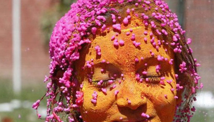 hair care tips for holi,holi,beauty tips ,ब्यूटी टिप्स, ब्यूटी टिप्स हिंदी में, घरेलू उपाय, होली स्पेशल, होली 2019, बालों की देखभाल, होली के रंगों से बालों को बचाना 