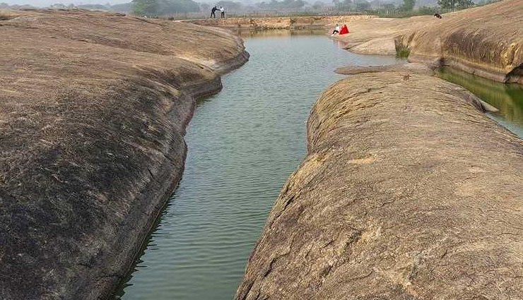 hathi bhata tonk rajasthan,hathi bhata tourist attraction,elephant rock sculpture tonk,hathi bhata historical significance,famous stone elephant tonk,hathi bhata rajasthan travel guide,visit hathi bhata in tonk,unique landmarks in tonk rajasthan,cultural heritage of hathi bhata,exploring hathi bhata tonk