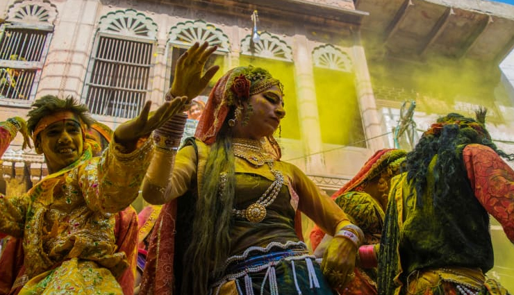 holi festival udaipur 2025