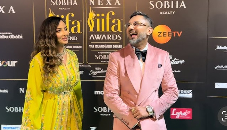 iifa awards 2024,bobby deol,actor bobby deol,tanya,bobby tanya,bobby tanya liplock,bobby video,animal,honey singh,singer honey singh,heera sohal,honey heera