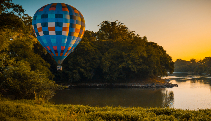 6 Most Amazing Hot Air Balloon Destination in the World - lifeberrys.com