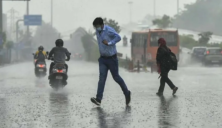 मौसम: दिल्ली-NCR में आज भारी बारिश की संभावना, IMD ने अगले 4 दिनों के लिए 'ऑरेंज' अलर्ट जारी किया