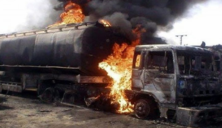 rajasthan jaipur ajmer highway accident 2024,major highway accident,chemical truck fire,bhankrota area fire,jaipur-ajmer road crash,highway collision,fireball visible,emergency response,traffic incident rajasthan,highway safety,road accident casualties