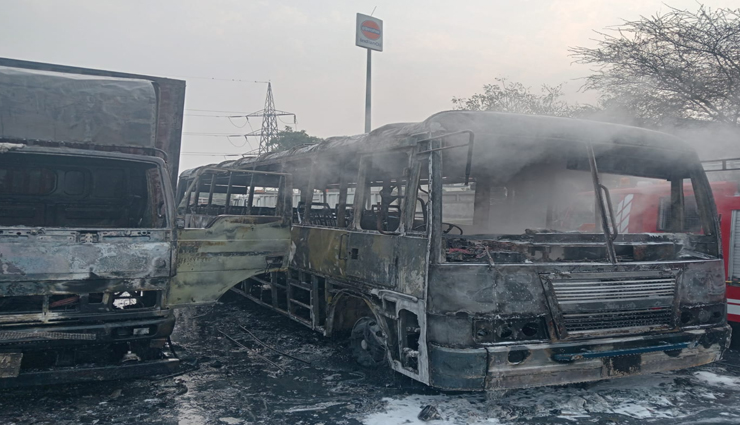 rajasthan jaipur ajmer highway accident 2024,major highway accident,chemical truck fire,bhankrota area fire,jaipur-ajmer road crash,highway collision,fireball visible,emergency response,traffic incident rajasthan,highway safety,road accident casualties