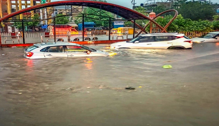 rain in jaipur in one day,old record broken,railway track submerged,,jagatpura gate