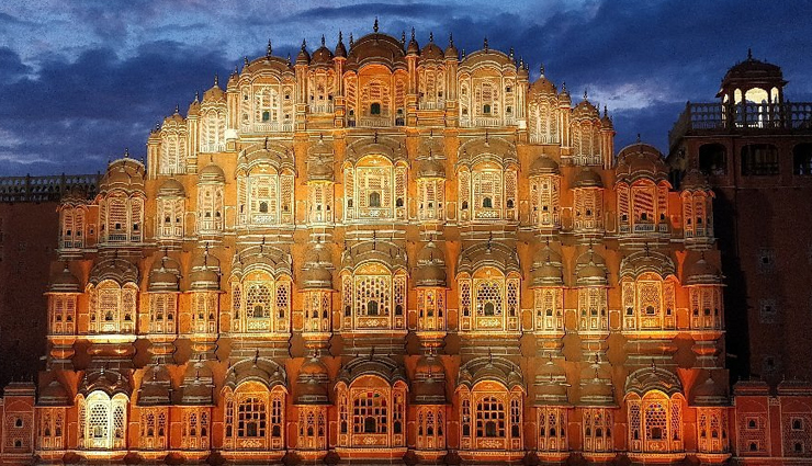 10 Most Famous Monuments To Visit in Jaipur - lifeberrys.com