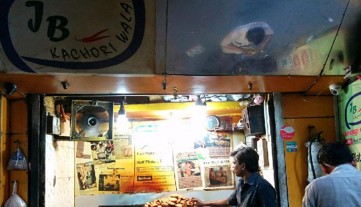 chandni chowk delhi,food lovers paradise,must-try delicacies,delhi street food,chandni chowk famous foods,best food in chandni chowk,delhi culinary delights,top street food in delhi,chandni chowk food tour,foodie spots in chandni chowk