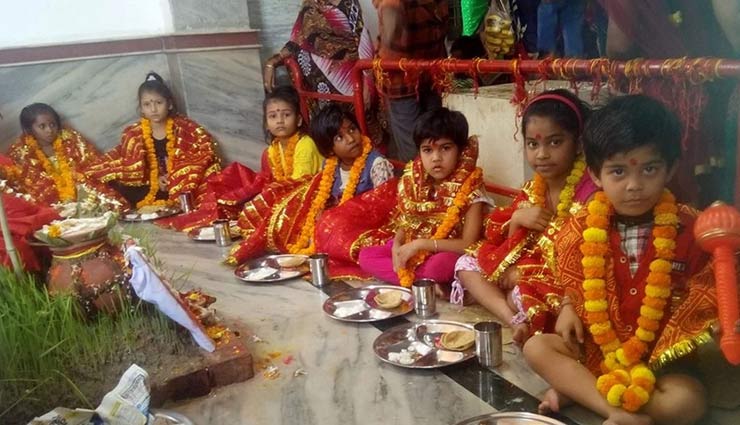 Navratri 2019: आखिर क्यों की जाती है कन्याओं के साथ एक लड़के की पूजा, जानें रहस्य 