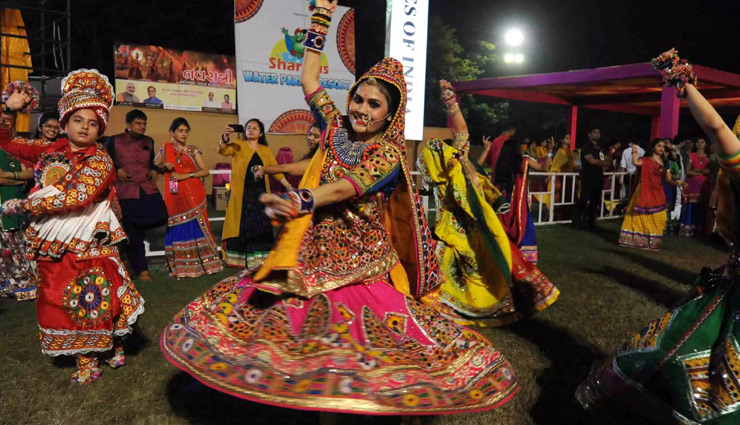 Navratri 2024: 13 Places To Enjoy Garba In Gujarat - Lifeberrys.com