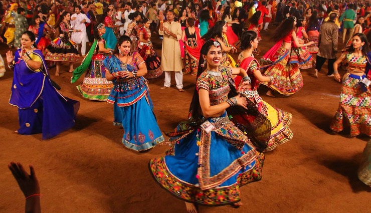 Navratri 2024: 13 Places To Enjoy Garba In Gujarat - Lifeberrys.com