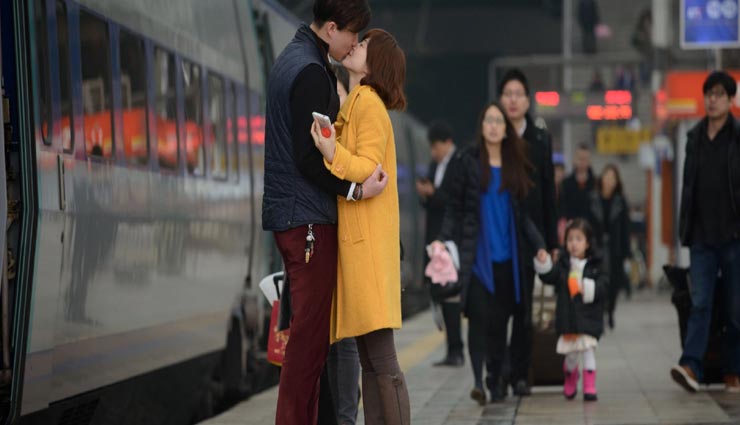 interesting news,weird train,love special train in china,train for single people ,मजेदार खबर, अनोखी ट्रेन, चीन की लव स्पेशल ट्रेन, कुंवारों के लिए स्पेशल ट्रेन 