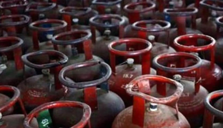 सस्ता हुआ LPG Cylinder, इतने रुपये तक घटे दाम, जानें अपने शहर के रेट