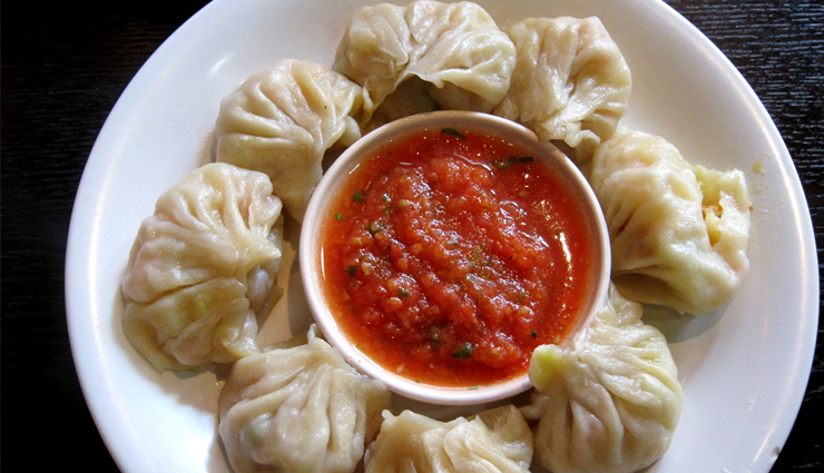 momos,chinese dishes,harmful effects of eating momos,dishes made up of finely ground flour,harmful effects of eating maida