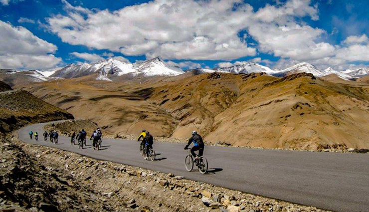 5 Best Trails for Cycling Tour in Indian Himalayas - lifeberrys.com