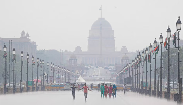 दिल्ली में मानसून की दस्तक, राजधानी में भारी बारिश, सड़कें जलमग्न; 1936 के बाद 2024 में हुई 228 मिमी वर्षा