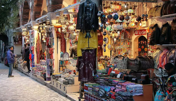 5 Must Visit Shopping Streets To Visit in Istanbul - lifeberrys.com