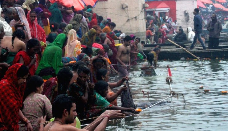 Mauni Amavasya 2025: जानें कब है मौनी अमावस्या? इस दिन स्नान-दान करने से मिलता है कई गुना अधिक फल