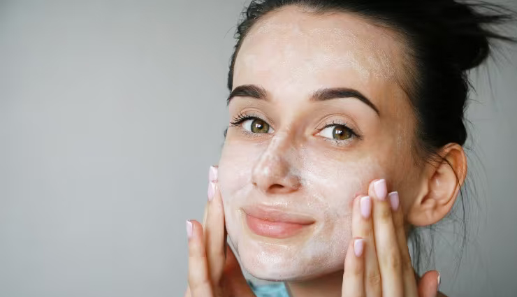 skin care tips during monsoon,monsoon skin care routine,how to take care of skin in rainy season,best skin care practices for monsoon,monsoon season beauty tips,rainy season skin care tips,protecting skin during monsoon,natural skin care in monsoon,tips for glowing skin in rainy weather,monsoon skincare essentials